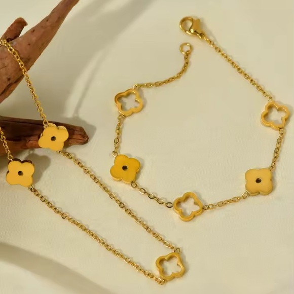 Alhambra style Necklace and earrings Set Lucky Clover
Stainless Steel - Picture 4 of 15